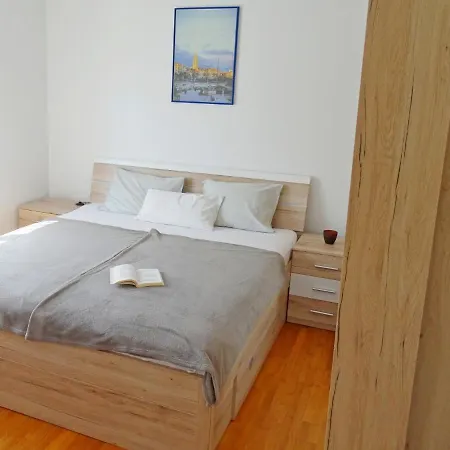 Zrinko Appartement *