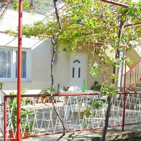 Zrinko Apartment