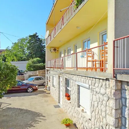 Zrinko Apartment *