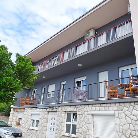 Zrinko Apartment