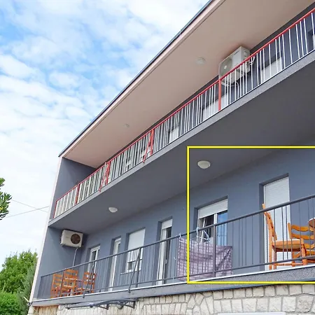 Zrinko Apartment